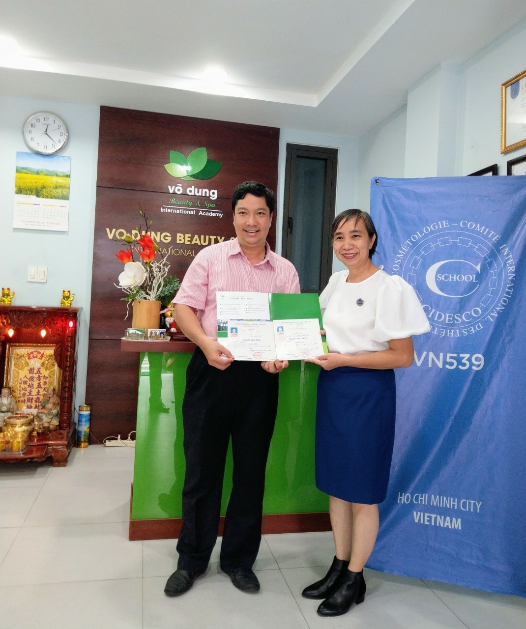 hoc chung chi cidesco tai viet nam co gi khac voi quoc te 1 min