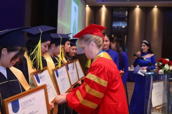 Thời gian học CIDESCO: Lý thuyết & Thực hành