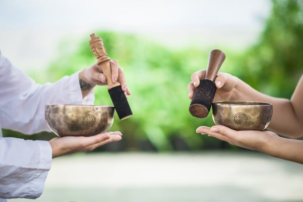 Học trị liệu chuông xoay: Thư giãn sâu, cân bằng năng lượng tại spa