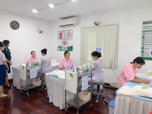 Học vật lý trị liệu ở đâu để có cơ hội việc làm hấp dẫn tại các spa cao cấp?