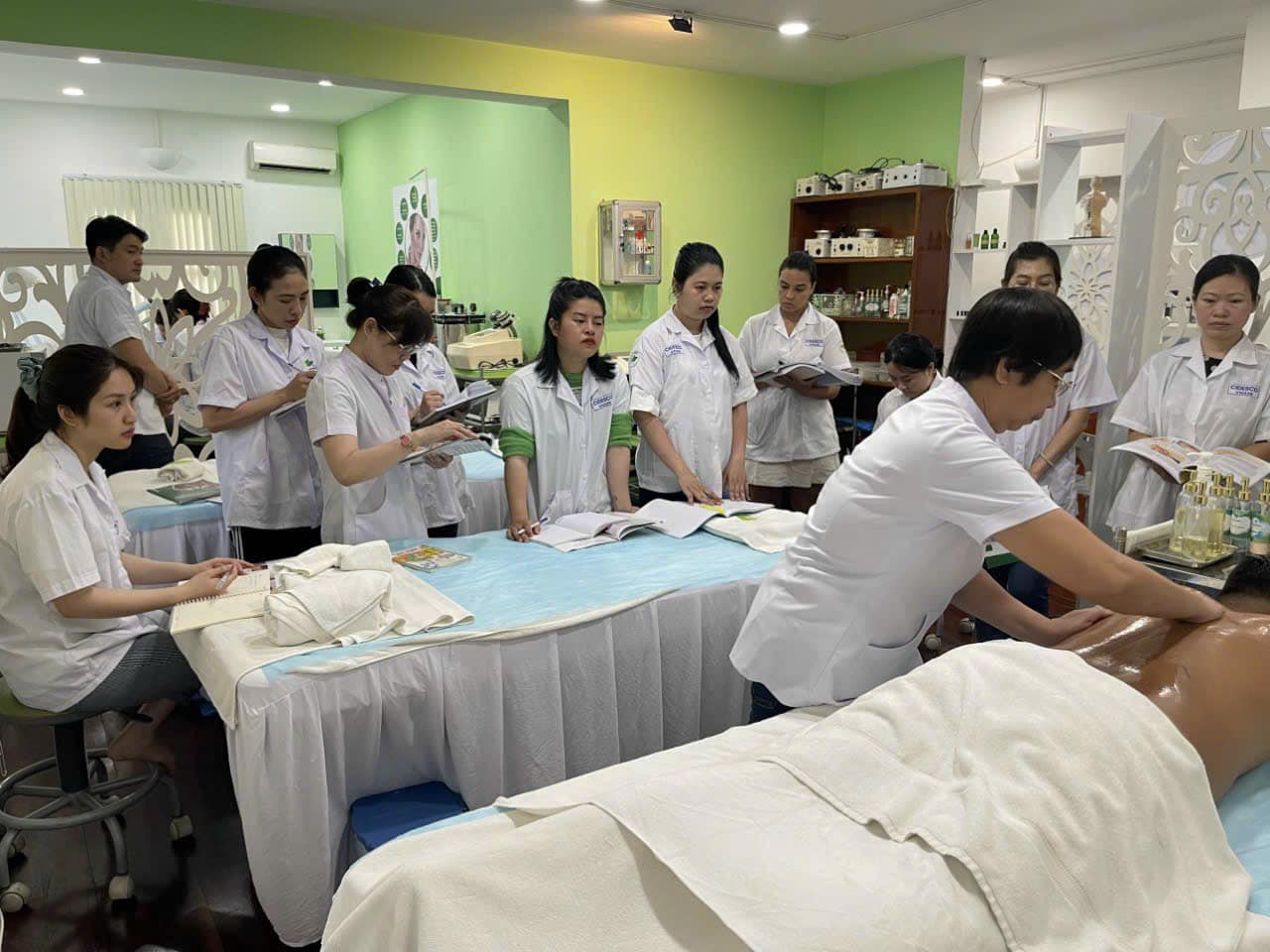 tong quan ve hoc tri lieu trong nganh spa beauty 3 min