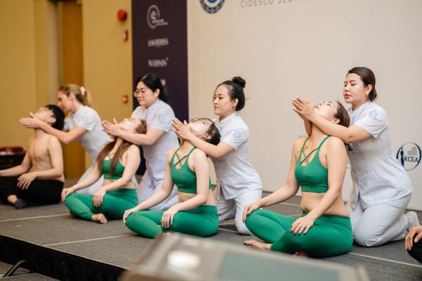 hoc tri lieu dong y kham pha phuong phap lam dep tu nhien hieu qua trong nganh spa min