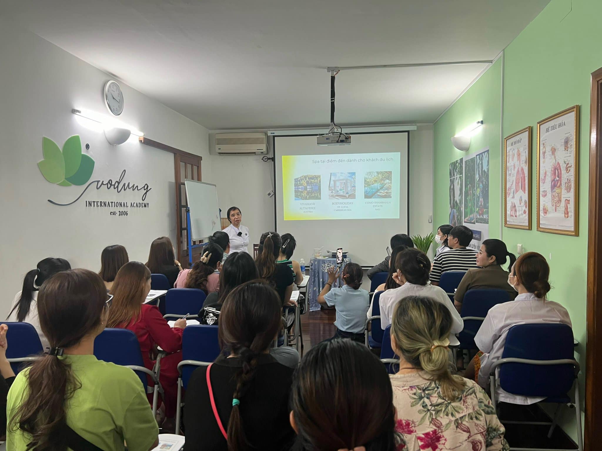 Detailed instructions for learning professional spa treatments to improve your spa skills and open a successful spa 3 min