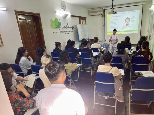 Hướng dẫn chi tiết học cách trị liệu spa chuyên nghiệp: Nâng cao tay nghề, mở spa thành công