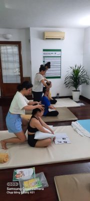 lo trinh hoc bam huyet tri lieu chuyen nghiep tu co ban den nang cao min