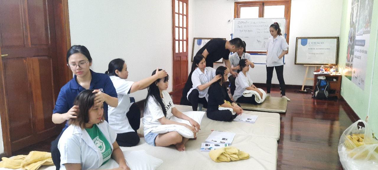 vat ly tri lieu y hoc co truyen ket hop spa su hoa quyen hoan hao giua truyen thong va hien dai 2 min